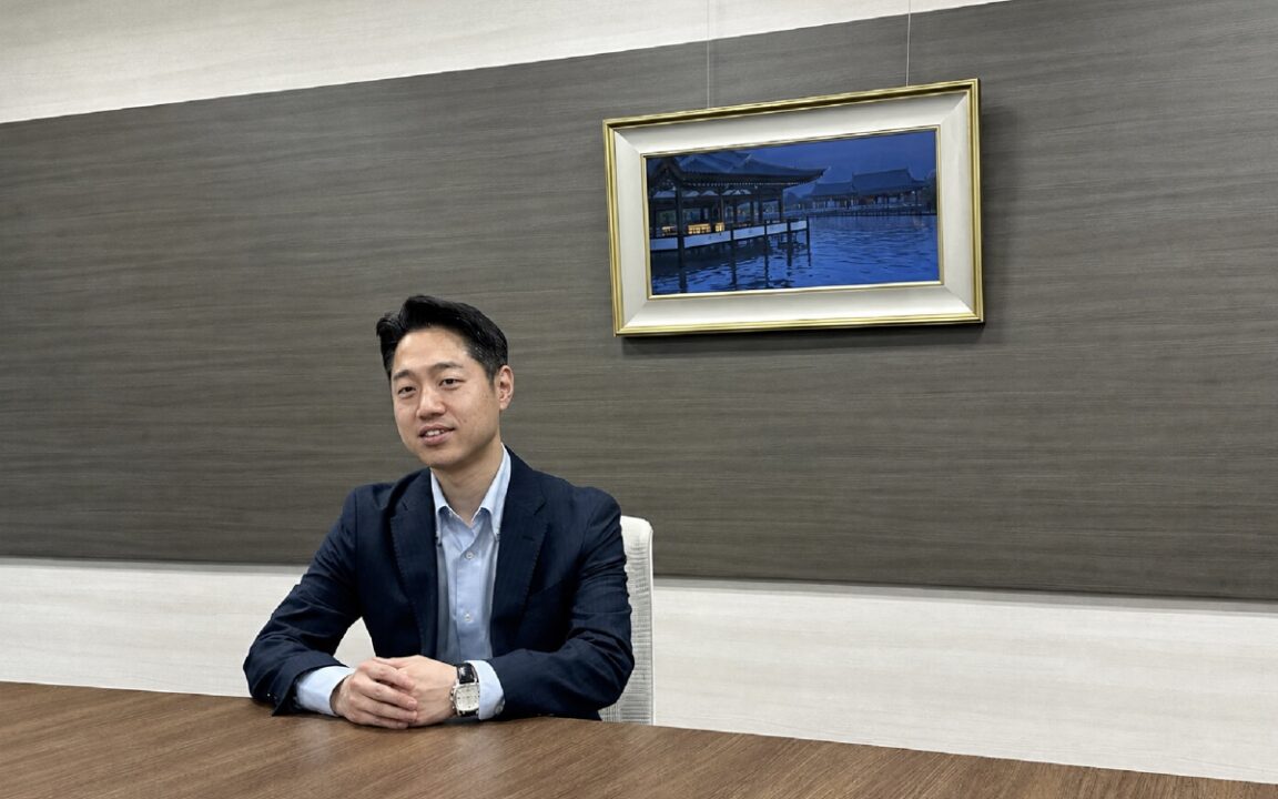 業務統括部 ロジスティック企画部 副部長の辻田 真次様